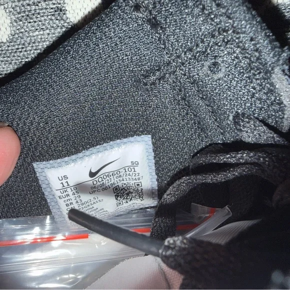 Nike Men's Golf Black and White High-Top Sneakers - Picture 3 of 5